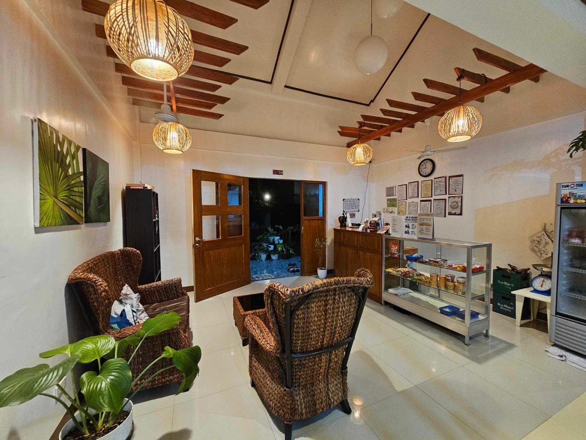 Bella Vita Guest House Coron Exterior photo