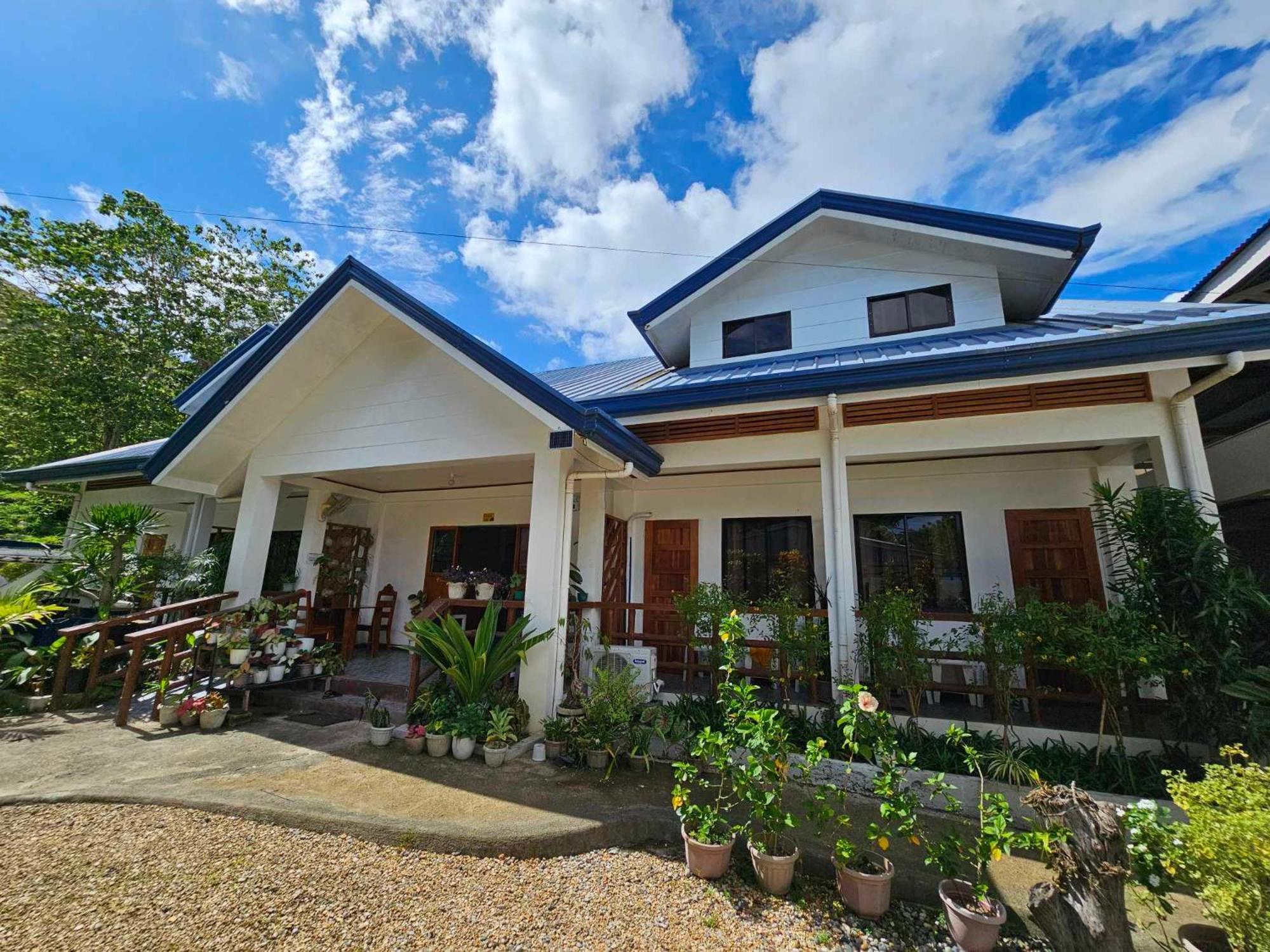 Bella Vita Guest House Coron Exterior photo