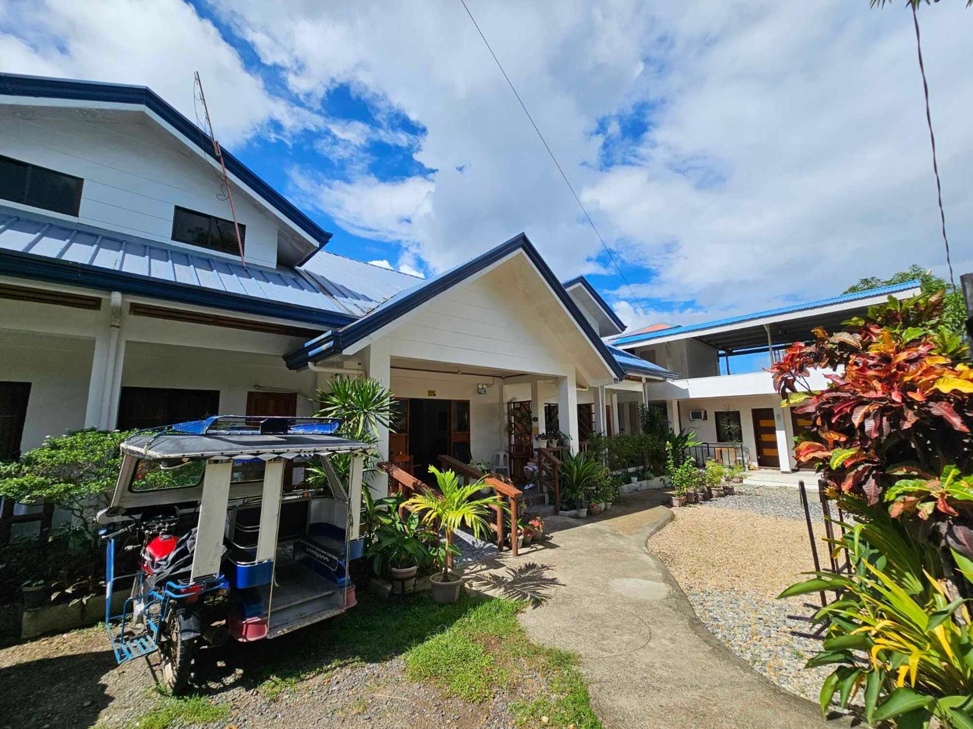Bella Vita Guest House Coron Exterior photo